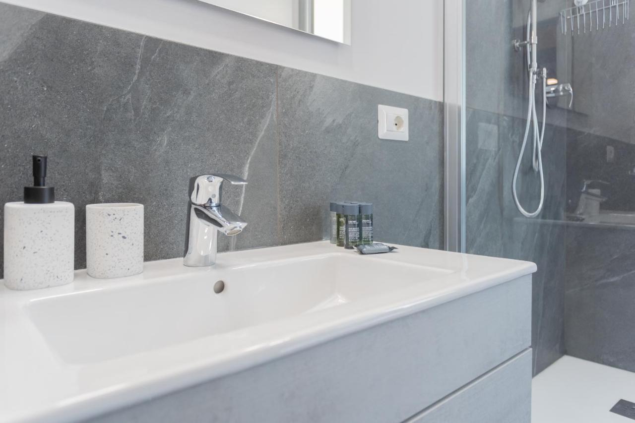 Sant'Agostino Apartments By Rent All Como Exterior photo