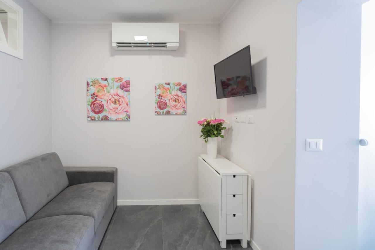 Sant'Agostino Apartments By Rent All Como Exterior photo